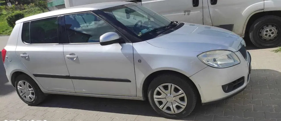 skoda fabia nidzica Skoda Fabia cena 15900 przebieg: 100000, rok produkcji 2009 z Nidzica